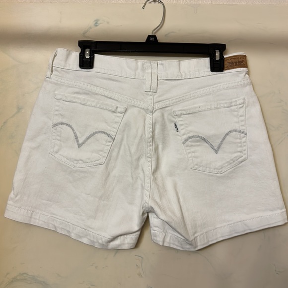 Levi Strauss denim shorts white size 10 - preowned condition - Picture 2 of 5